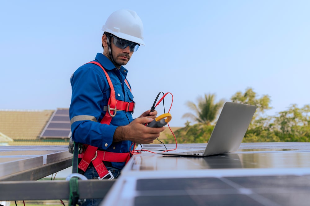 quand faire dépanner ses panneaux solaires